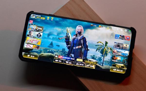 國產手機品牌誤判?紛紛追隨蘋果提價後,4000元檔旗艦機匱乏 國產手機品牌誤判?紛紛追隨蘋果提價後,4000元檔旗艦機匱乏