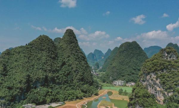 暑假，帶娃來桂林千古情放肆撒野，看精彩演出，重返侏羅紀