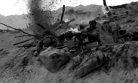 豫東戰役我軍身陷重圍，粟裕大將兩變戰術殲敵9萬，活捉區壽年