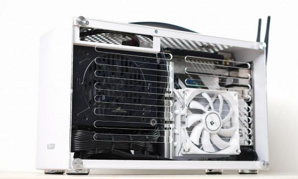 穩定最重要！攢臺ITX主機，還可以讓桌面大一點