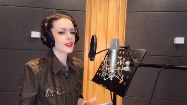 美籍女歌手唐伯虎：漢語十級，說中國話唱中國歌，中國才是我的家