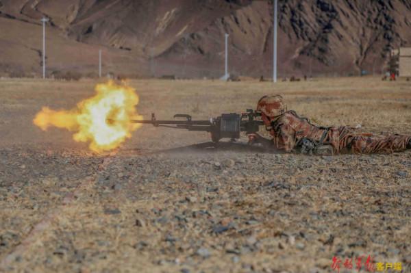 火力全開！直擊重機槍實彈射擊現場