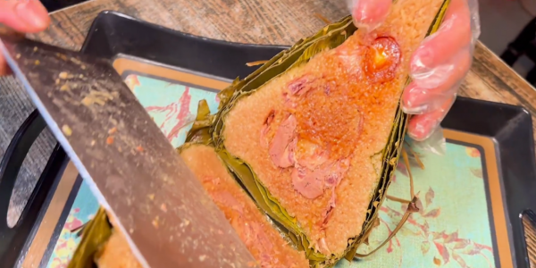 海南大姐自創寶塔粽,68元一個3斤半重,老闆嫌棄不掙錢,限量做 海南大姐自創寶塔粽,68元一個3斤半重,老闆嫌棄不掙錢,限量做