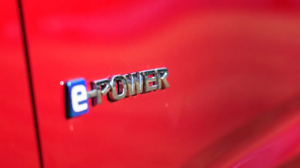 銷量No.1家轎出新:百公里不到4個油,雷凌卡羅拉壓力大 銷量No.1家轎出新:百公里不到4個油,雷凌卡羅拉壓力大