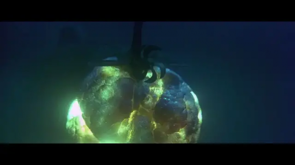 看好萊塢如何“反美”，當然還得選擇重溫《紅潮風暴》