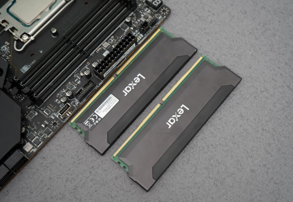 12代酷睿旗艦平臺裝機體驗:由檢入奢,錢包怕是管不住 12代酷睿旗艦平臺裝機體驗:由檢入奢,錢包怕是管不住