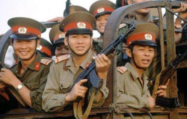 越軍老兵回憶老山戰場,害怕和解放軍打仗,逃兵現象嚴重 越軍老兵回憶老山戰場,害怕和解放軍打仗,逃兵現象嚴重