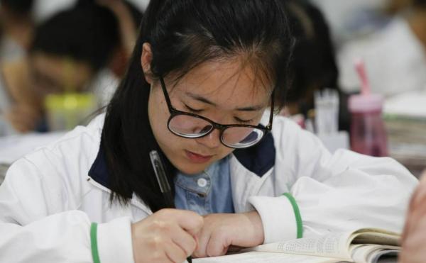 初中時成績平平無奇，高中後如何逆襲成學霸，資深班主任說出答案