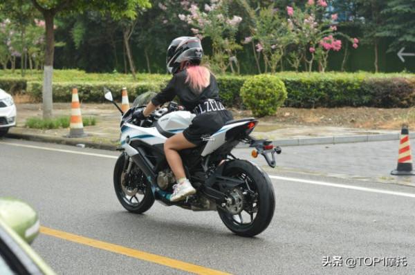 國產小排量雙缸跑車新標杆 QJMOTOR賽350雙碟版實拍 國產小排量雙缸跑車新標杆 QJMOTOR賽350雙碟版實拍