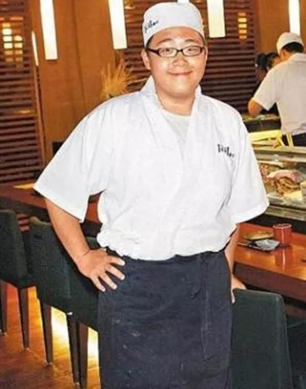 郝劭文：3歲出道10歲片酬千萬，身家卻被父母敗光，只能打工還債