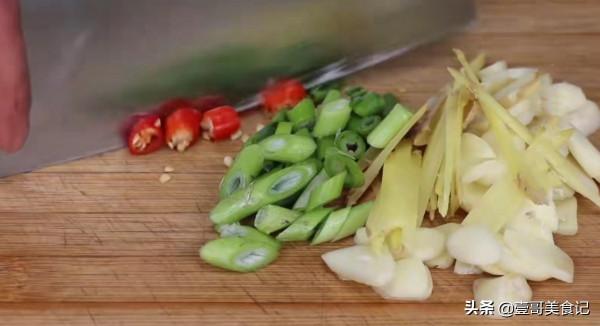 白菜吃了幾十年，這樣做第一次見，真是太厲害了，營養下飯又解饞