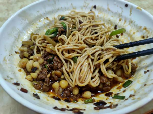 重慶人在深圳賣小面,一天只賣出6碗,小面為何走不出重慶? 重慶人在深圳賣小面,一天只賣出6碗,小面為何走不出重慶?