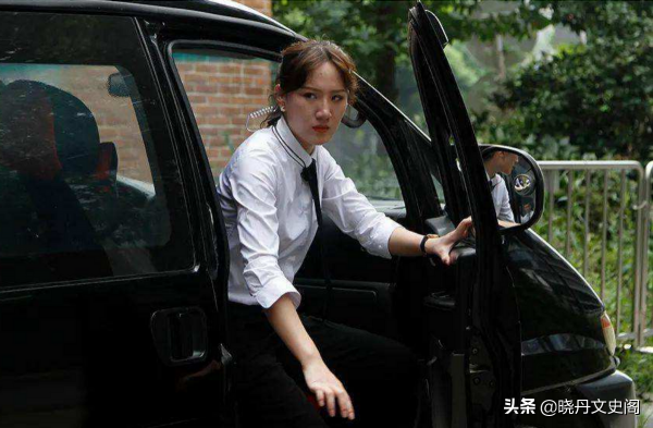 安倍貼身女保鏢：殺人0.2秒，赤手擊敗10名壯漢，護兩任首相周全