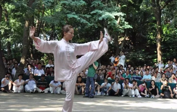 太極拳練習&OpenCurlyDoubleQuote;內氣&rdquo;的步驟和方法