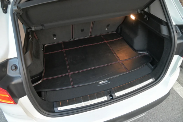 插混寶馬X1：110km續航升級，通勤成本堪比電車