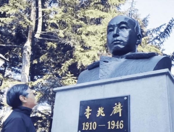 令人惋惜的1946年,我軍犧牲了四名高階將領,他們必將永垂不朽 令人惋惜的1946年,我軍犧牲了四名高階將領,他們必將永垂不朽