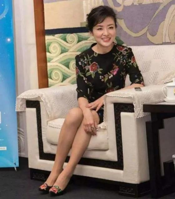 央視主持人周濤珍藏版美照