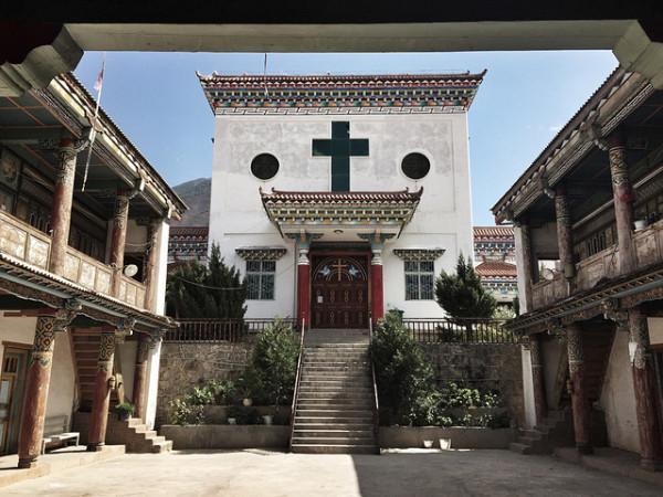 瀾滄江邊上的天主教堂