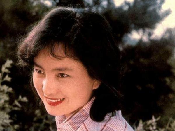 80年代著名女星張金玲,巔峰時隱退生子,現在過得怎麼樣了? 80年代著名女星張金玲,巔峰時隱退生子,現在過得怎麼樣了?