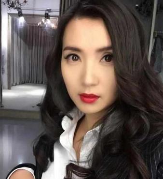 陳好16年前是“萬人迷”，如今仍然迷倒萬人，網友：這才是女人