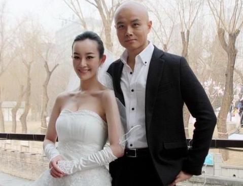 3次婚姻4次創業，得罪5大腕後想當和尚，樂嘉自毀路上的瘋狂往事