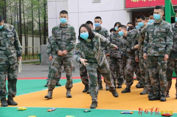 銀線纏繞的青春：通訊兵的365天