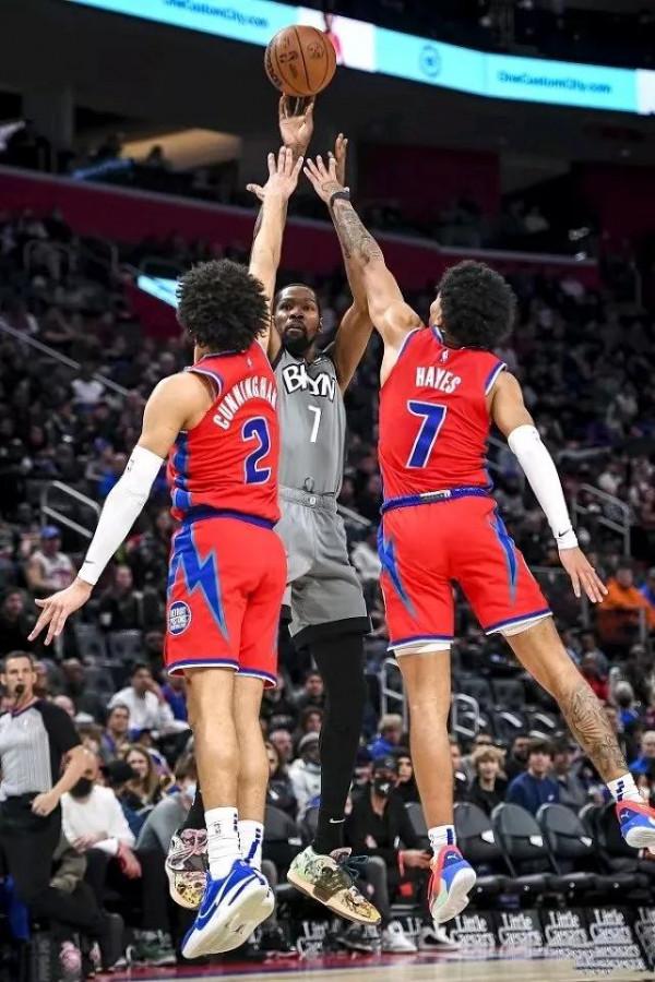 還是打拳擊好，是一對一，NBA球場上，數一數是幾個人對杜蘭特