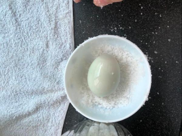 買鴨蛋時,選“白殼”還是“青殼”,差別很大,建議弄明白了再買 買鴨蛋時,選“白殼”還是“青殼”,差別很大,建議弄明白了再買