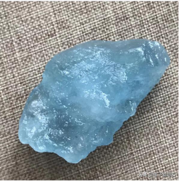 雲南奇石玉石一覽,有種石頭現在每公斤已經上百萬 雲南奇石玉石一覽,有種石頭現在每公斤已經上百萬