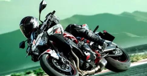 川崎釋出新圖案2022款Z900街車