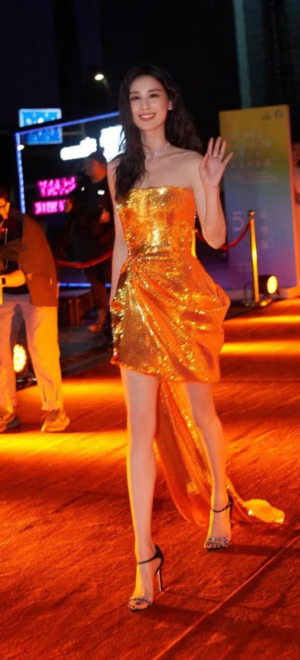 黃聖依顏值擔當 黃聖依顏值擔當