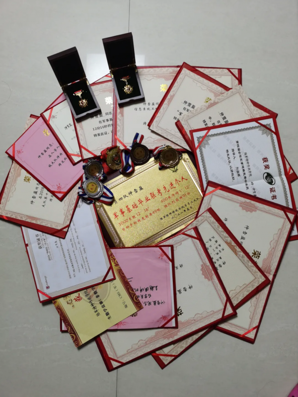 身高175的軍校女神,來自三軍儀仗隊 身高175的軍校女神,來自三軍儀仗隊