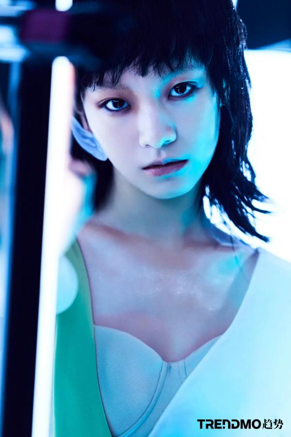 鞏俐第一次上《VOGUE》造型就翻車了？網友：我覺得很酷