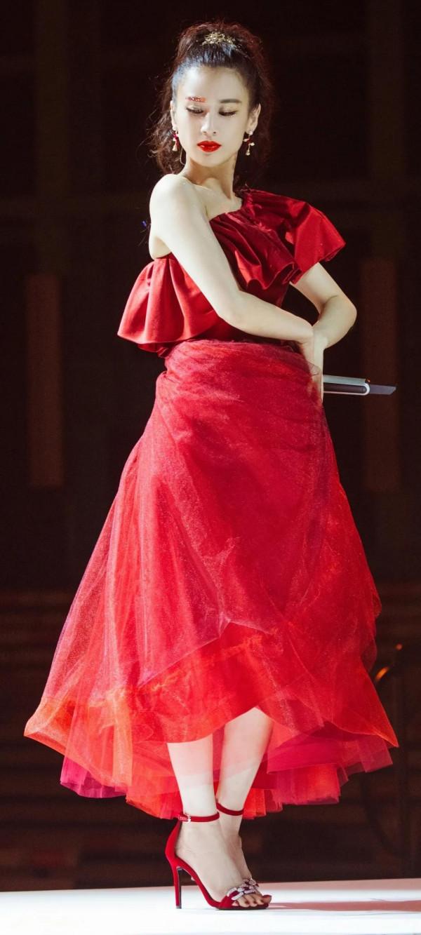 黃聖依與伊能靜 你更喜歡誰(高畫質) 黃聖依與伊能靜 你更喜歡誰(高畫質)