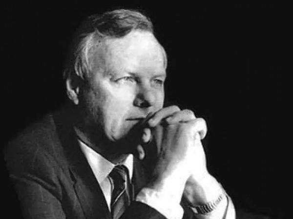 83年大韓航空007號班機，為何遭蘇聯Su-15攔截機攻擊？269人喪生