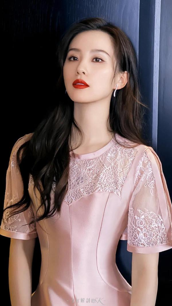 劉詩詩驚豔美圖