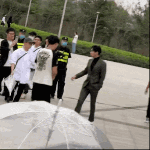 張若昀，你的助理是哪招的？