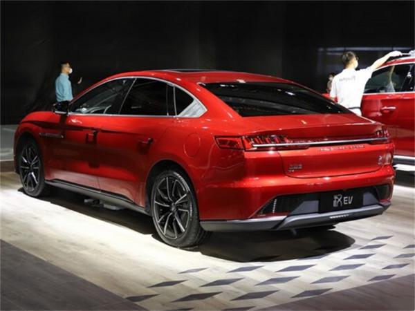 比亞迪漢:車長近5米續航506km,起步222馬力提速7.9s,20.98萬 比亞迪漢:車長近5米續航506km,起步222馬力提速7.9s,20.98萬