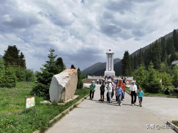 漢EV自駕新疆獨庫公路，探訪獨庫公路烈士陵園，致敬築路人