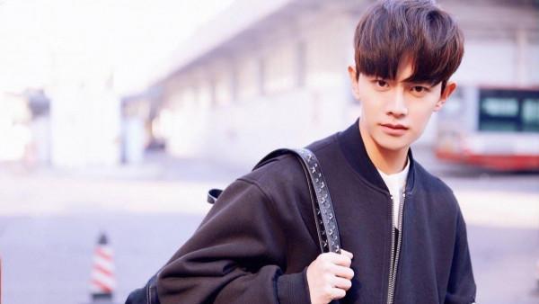 中國明星在泰人氣榜出爐，任嘉倫一騎絕塵，趙露思趙麗穎打成平手