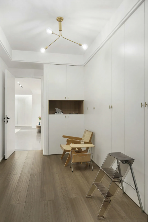 簡約不簡單!116㎡新房裝修,真正的家徒四壁,高階感反而藏不住 簡約不簡單!116㎡新房裝修,真正的家徒四壁,高階感反而藏不住