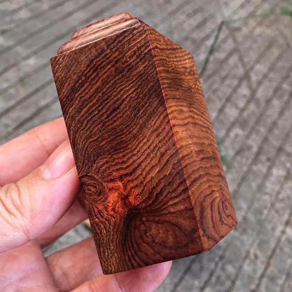 傳家寶來了！滿紋精緻的海南黃花梨印章