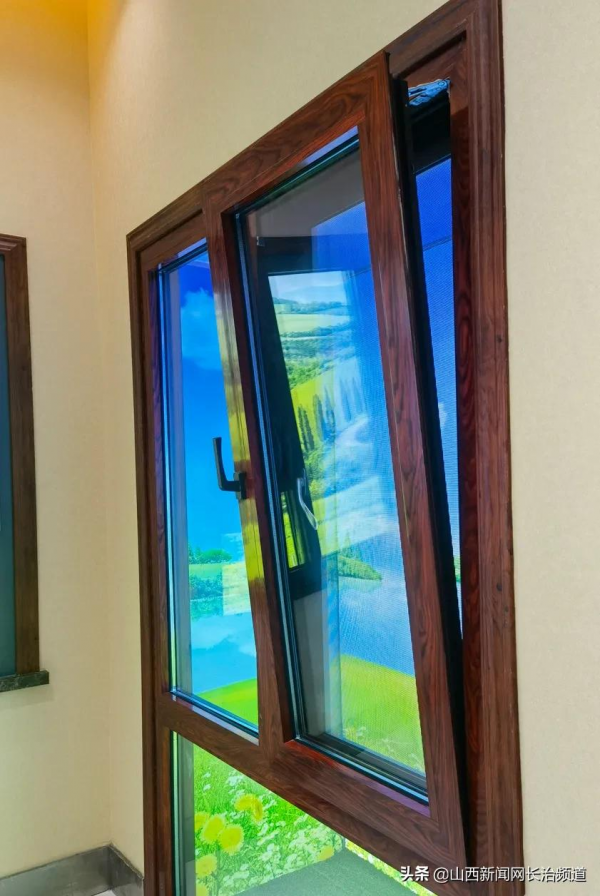 選擇中德平開下懸(內開內倒)窗的N個理由 選擇中德平開下懸(內開內倒)窗的N個理由