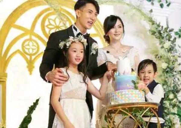 42歲吳尊曬愛子拳擊照,網友:這相似度,說“複製貼上”不過分吧? 42歲吳尊曬愛子拳擊照,網友:這相似度,說“複製貼上”不過分吧?