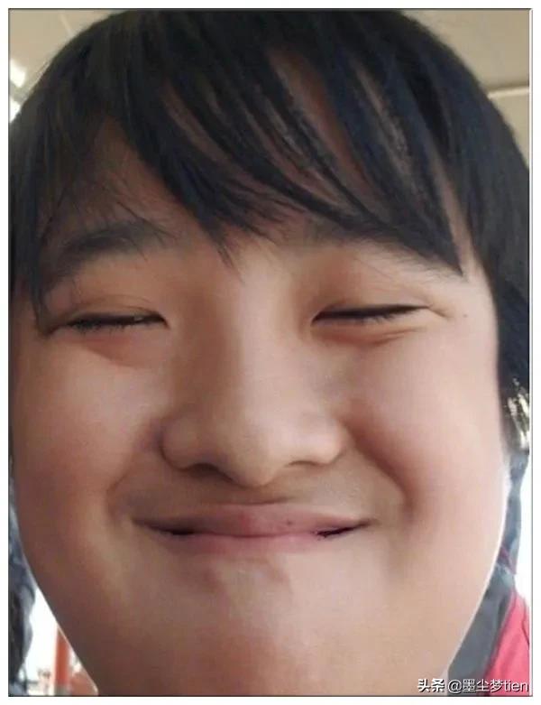 都是明星的兒子，林志穎兒子很呆萌，看到胡軍兒子：霸道總裁？