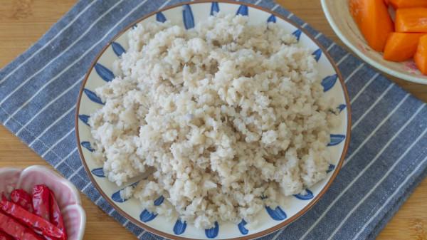 12道家常菜的做法，6熱菜，4冷盤，2湯，簡單易學，適合上班族