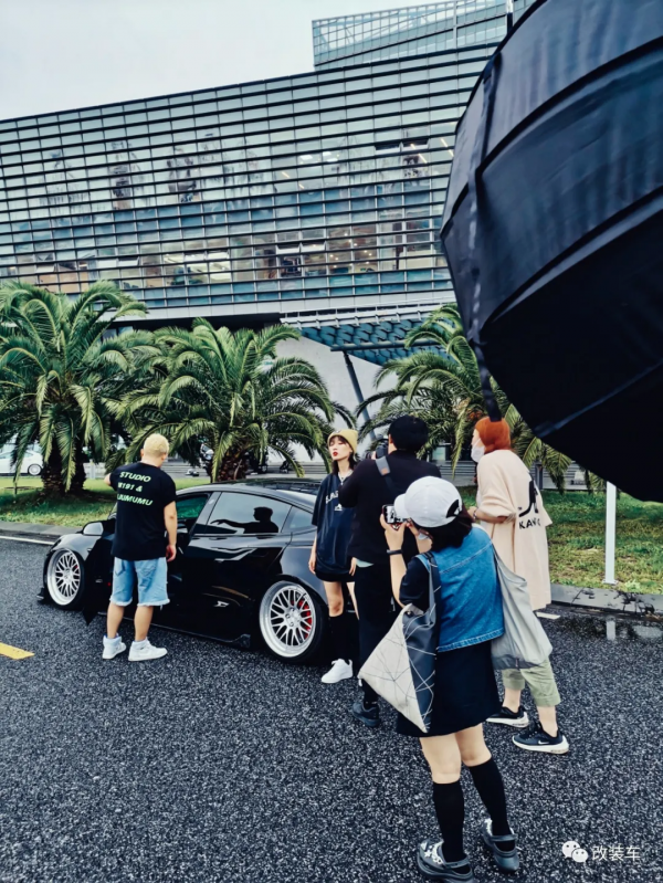 這輛特斯拉Model 3應該剎得住,提車之前剎車改件都準備好了 這輛特斯拉Model 3應該剎得住,提車之前剎車改件都準備好了