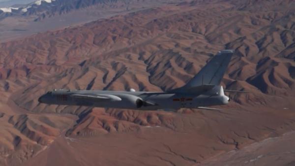 轟-6K飛行員繞島巡航,這句話超提氣 轟-6K飛行員繞島巡航,這句話超提氣