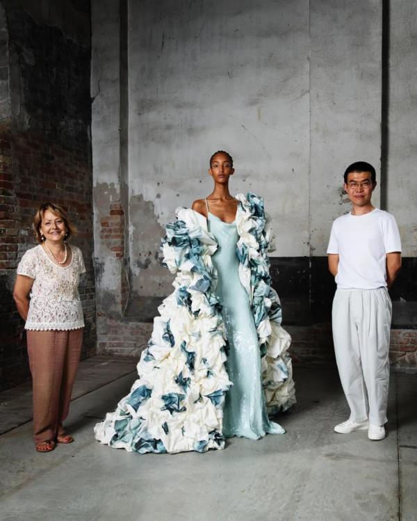 ​是我瘋了還是關曉彤真的變時髦了？