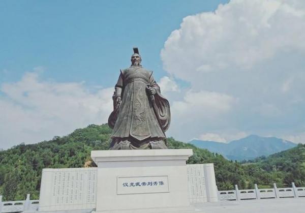 安徽古縣名稱怪異，卻因一場戰爭而得名，縣內一座名鎮是全國唯一